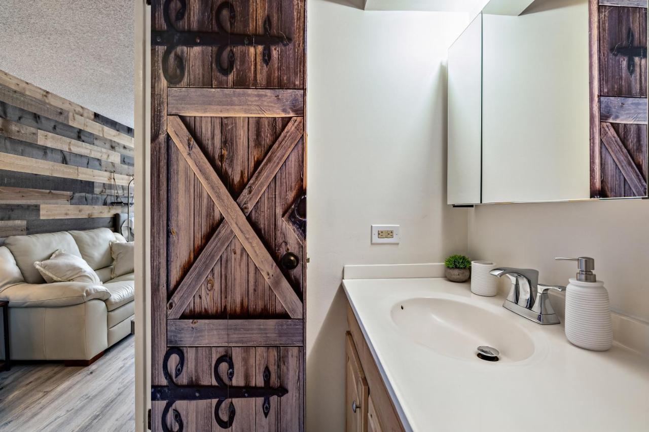 Modern Waikiki Condo Perfect For Beach Getaway! هونولولو المظهر الخارجي الصورة