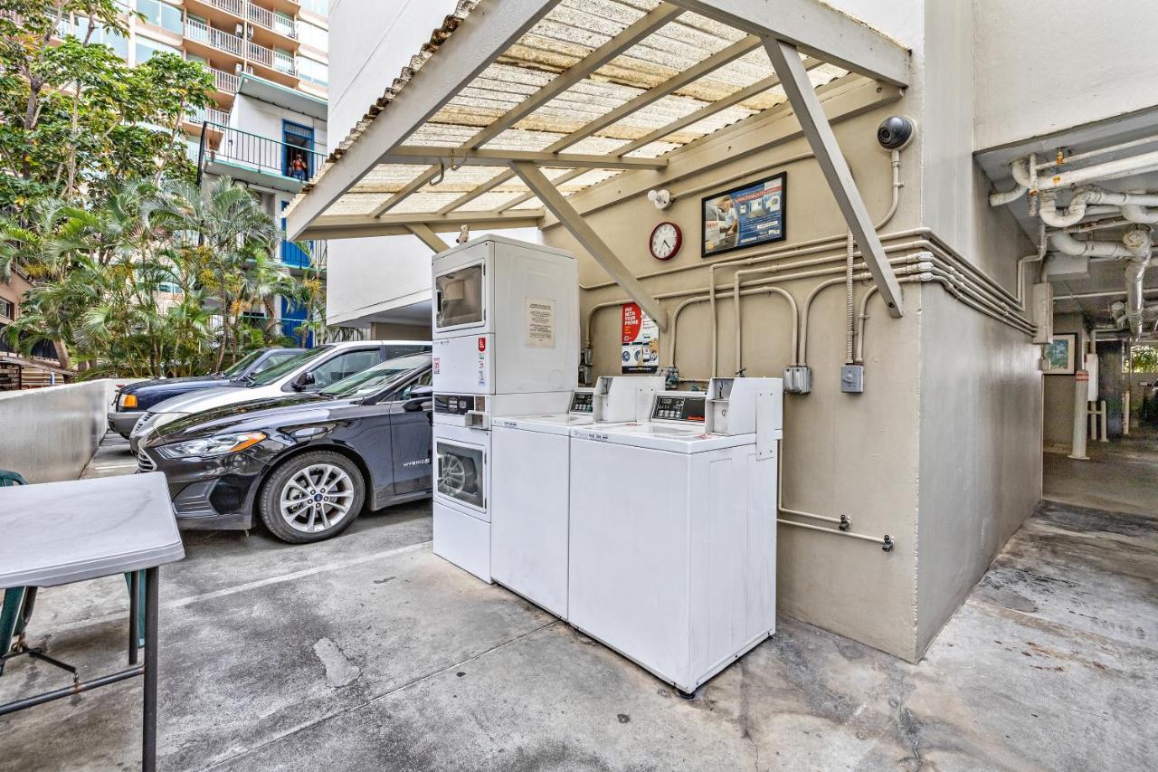 Modern Waikiki Condo Perfect For Beach Getaway! هونولولو المظهر الخارجي الصورة
