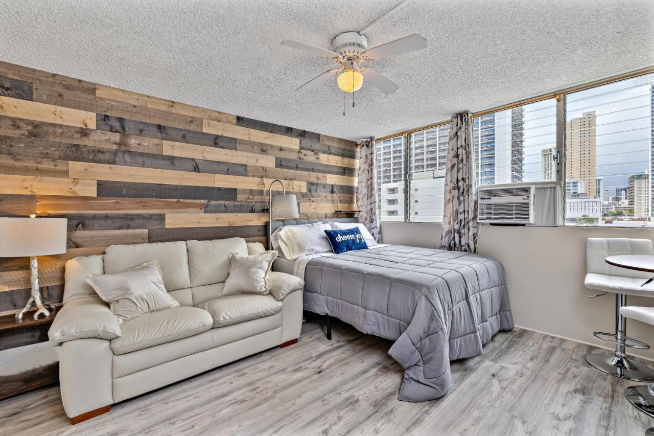 Modern Waikiki Condo Perfect For Beach Getaway! هونولولو المظهر الخارجي الصورة